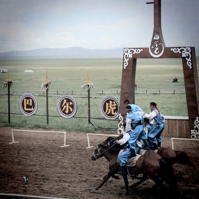 Three Horses, 5 Mongolians! 