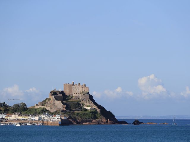 澤西島奧蓋爾山