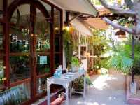 prem cafe in garden