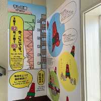 階段でチケット売場へ