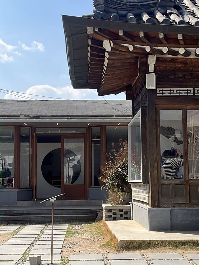 경주 보문호가 보이는 한옥 카페 '아덴'