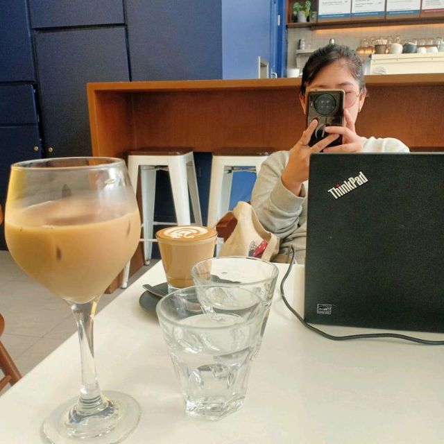 Coffee Date in Molito