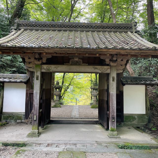 紅葉名所　香嵐渓と香積寺