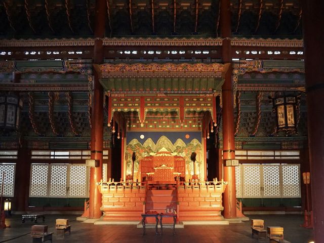 서울의 랜드마크! 경복궁의 낮과 밤
