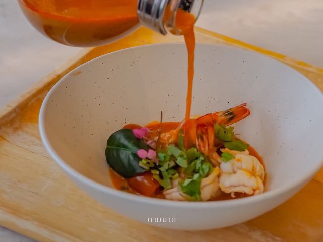 Plearn Restaurant  ร้านอาหารบนดาดฟ้าชั้น 5 