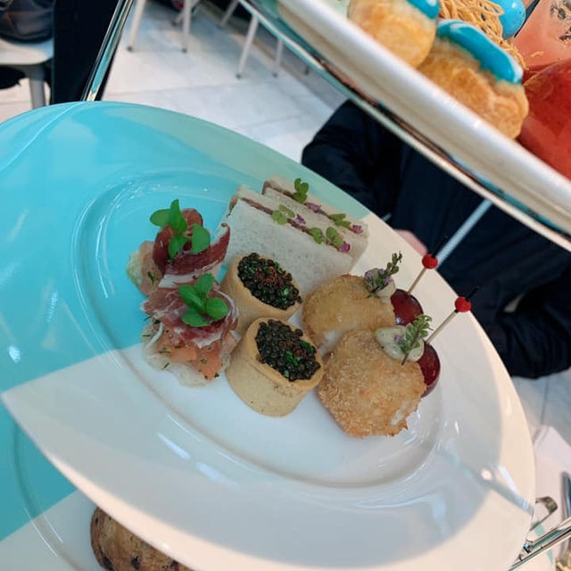 Tiffany cafe 