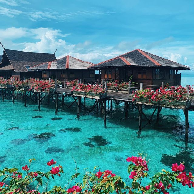 Unique Water Resort with Heavenly Seascape
