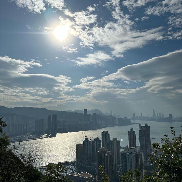 三傻連環登高高戰魔鬼山