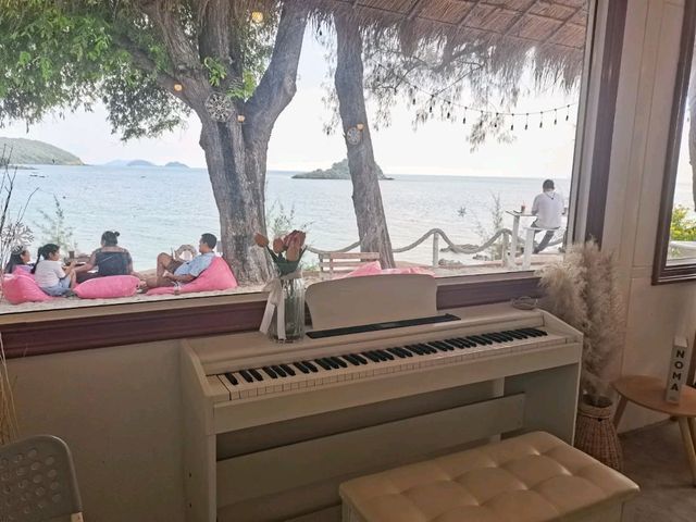 Curve Beach Cafe

