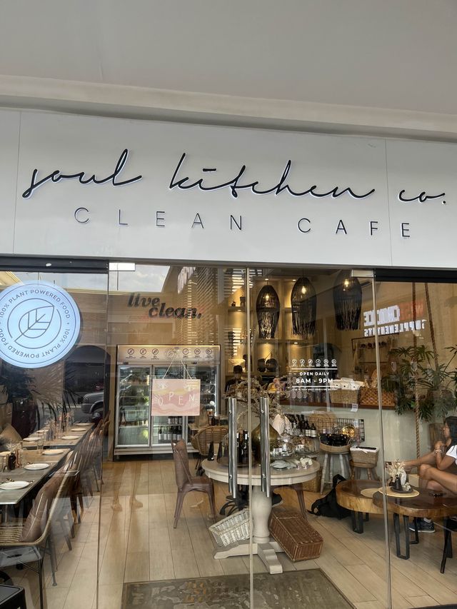 clean food, clean soul at Clean Café!