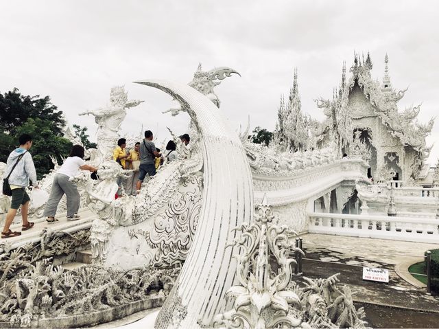 Wat Rong Khun - White Temple