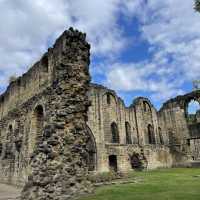 英國Leeds 一日遊 ~ Kirkstall Abbey 探索歷史遺跡