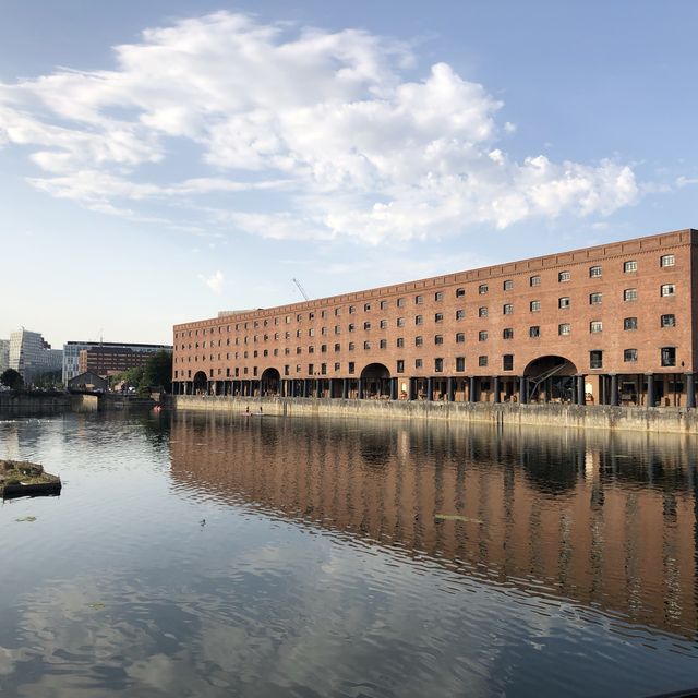 風光如畫的 Royal Albert Dock Liverpool 