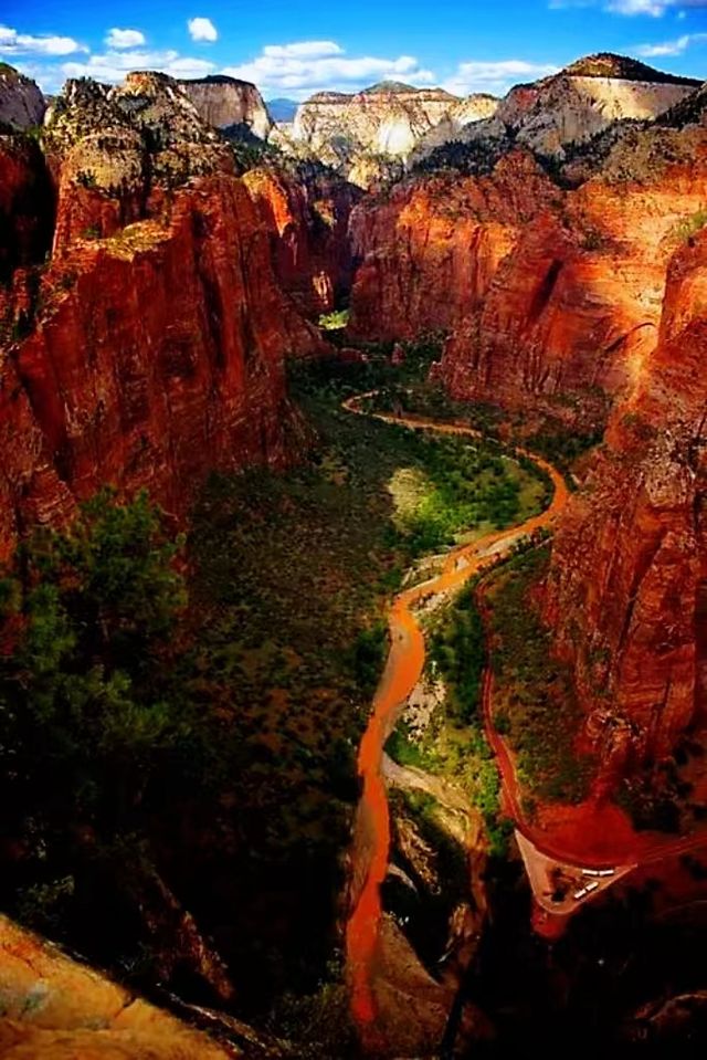 In the park, the scenery is concentrated in the Zion Canyon.