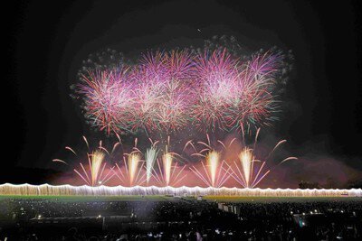 Ashikaga Fireworks Festival: Hanabi Festivals (Fireworks Festival) 2024 | Watarase Riverside downstream from the Tanaka Bridge