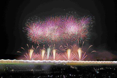 Ashikaga Fireworks Festival: Hanabi Festivals (Fireworks Festival) 2024 | Watarase Riverside downstream from the Tanaka Bridge