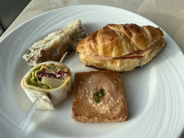 黃昏小食都咁正,仲無限飲酒 黃昏小食都咁正,仲無限飲酒