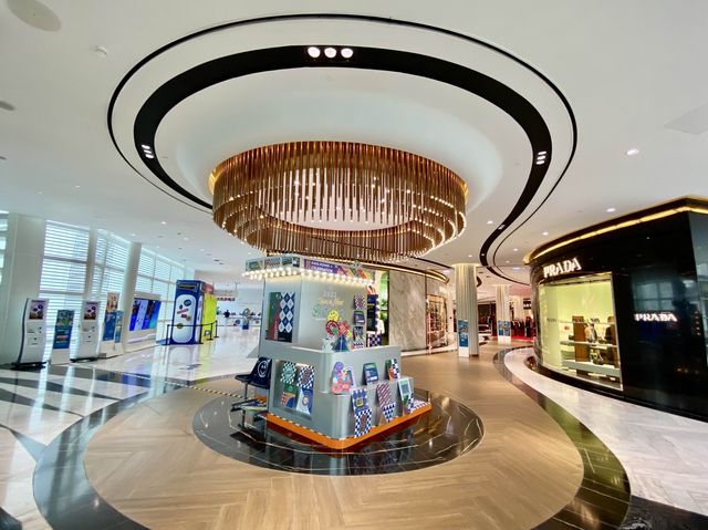 เดินช๊อปปิ้ง King Power  รางน้ำ 