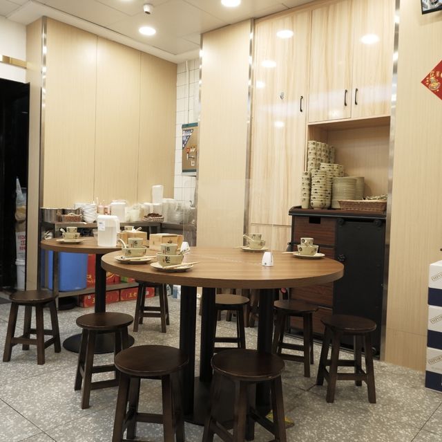 必點鮮美砂鍋粥配炸饅頭