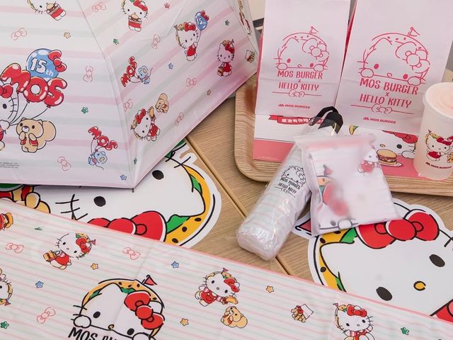 MOS Burger化身Hello Kitty主題店 MOS Burger化身Hello Kitty主題店