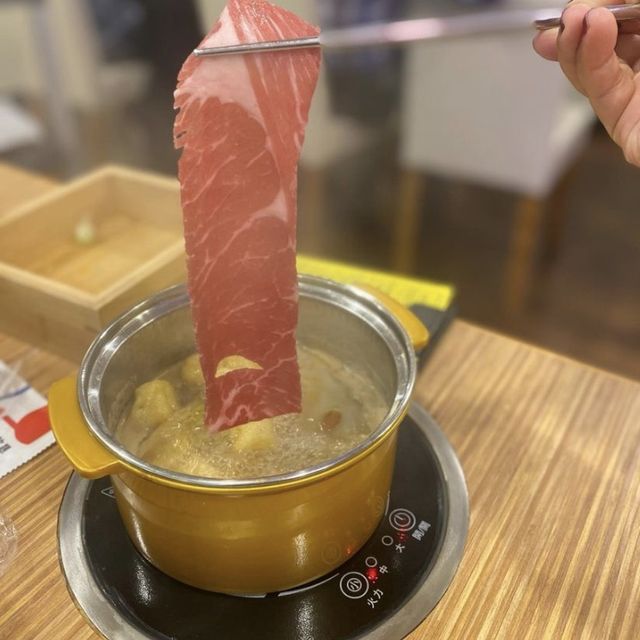 灣仔回頭率極高午市火鍋放題。一人一鍋乾淨衛生