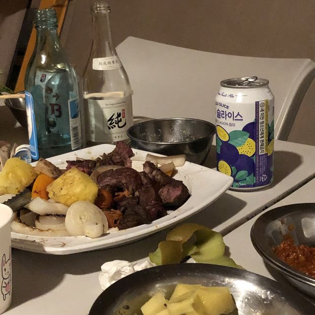 친구들과 함께 캠핑을 즐기며 우정을 다지는 “파크오브드림”