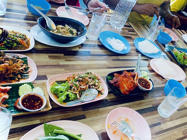ตำถุงทอง ร้านอาหารอีสาน-กาแฟสด | ตราด