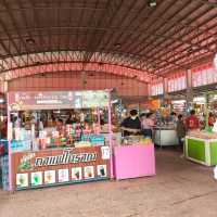 จุดให้อาหารปลาใกล้ตลาด วัดศาลเจ้า
