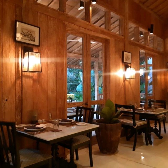 발리 짐바란 다이닝 레스토랑 kayumanis resto