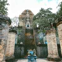 โบราณสถานแปลกตา ที่ไม่เหมือนอยู่ Vietnam 🛕