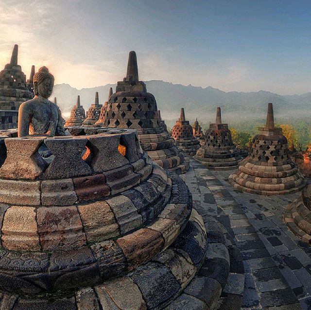 BOROBUDUR TEMPLE