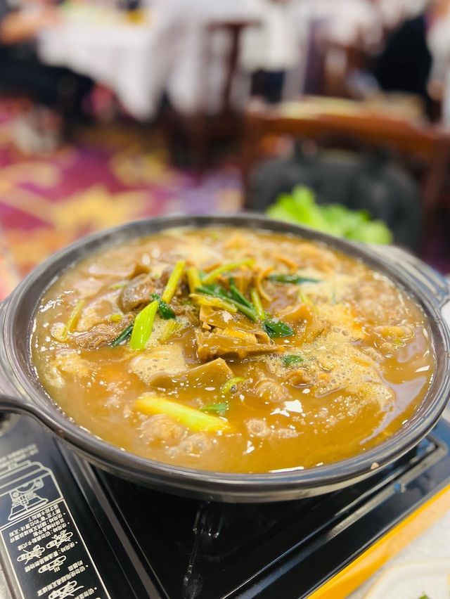 羊腩煲
