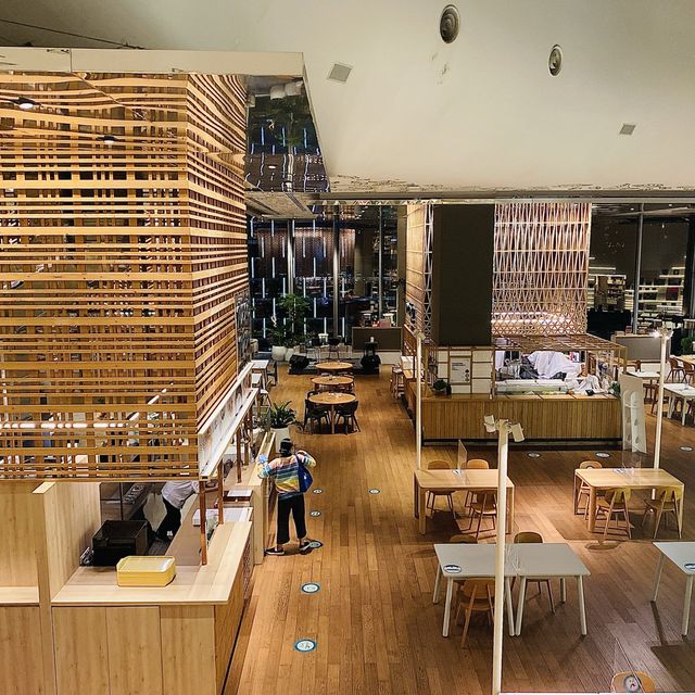 시티뷰와 함께하는 고층의 고급 Book Cafe 📚☕️