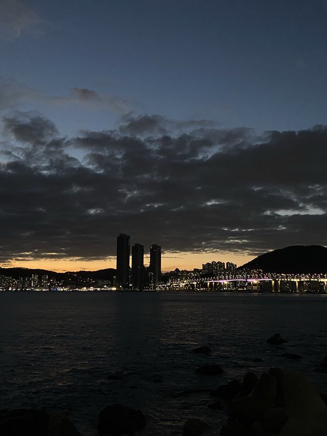 야경과 노을, 바다를 한눈에 ‘흰여울 해안터널’