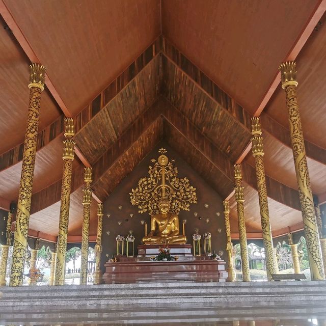 วัดเรืองแสงที่เมืองอุบล