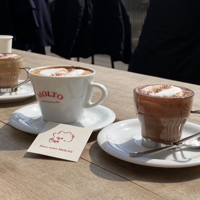 :: 韓国ソウル 絶景✨明洞聖堂を眺めながら味わう流行りのエスプレッソコーヒーbar☕️♥️ 【몰또】