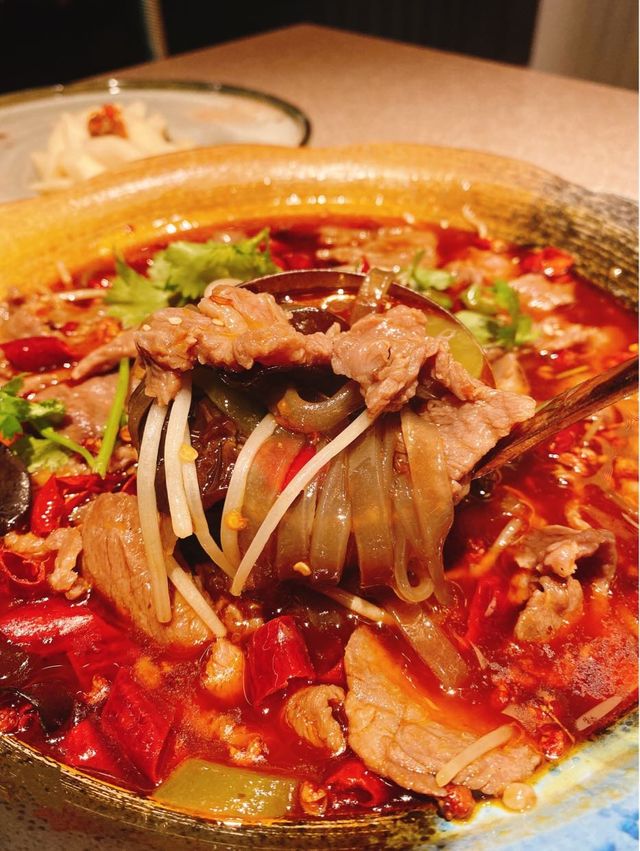 東涌新派粵式中菜館