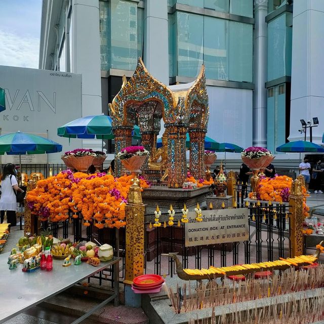Pray at Erawan Shrine in Bangkok 