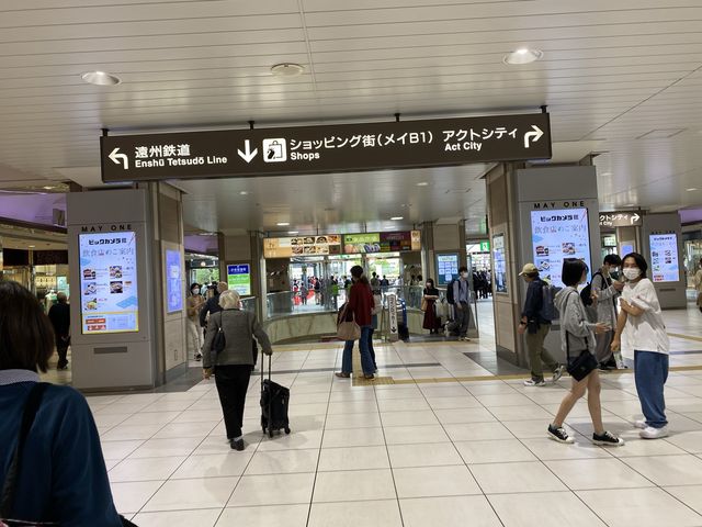 浜松駅前。『第14回やらまいかミュージックフェスティバル』で賑わう街