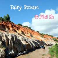 เดินชมวิว หิน ดิน ทราย ลำธารนางฟ้า Fairy Stream