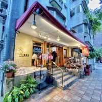 雙月食品社(臺北5家分店）