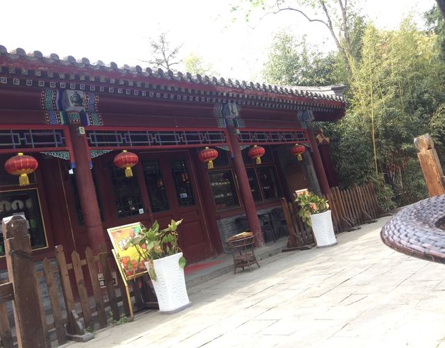 Jingshan Park in Bloom