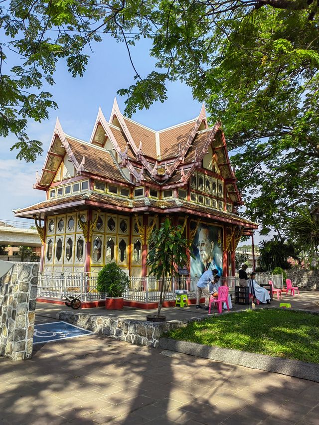 Hua Hin old and new train stations and Royal Open Air Barber Shop