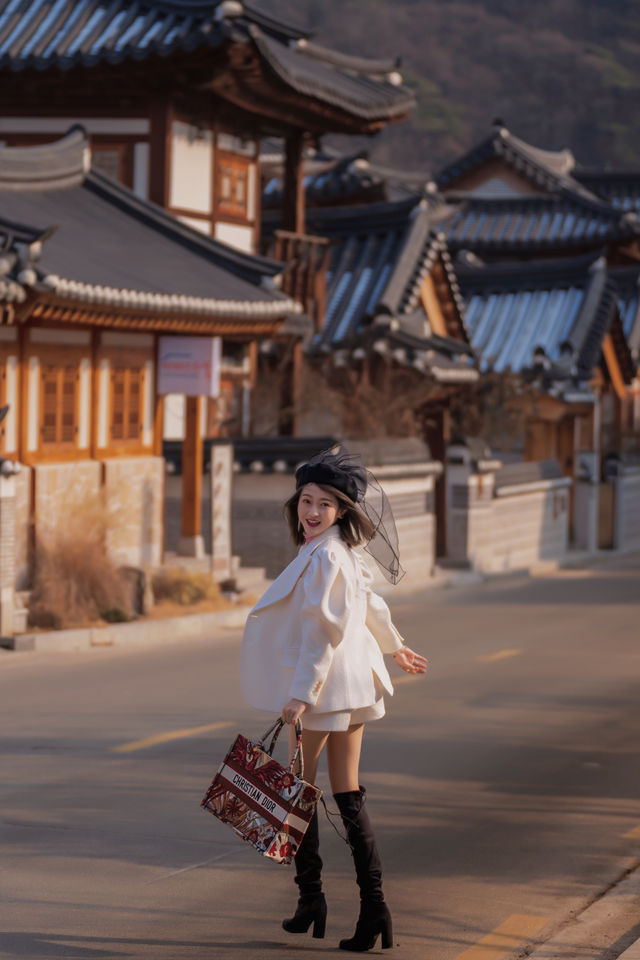 When you come to South Korea 🇰🇷, you must visit the most beautiful and niche Korean village, Onpyeong 🏘️.