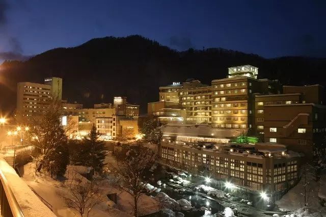 Hot springs in the snow, Hokkaido's "Jozankei Onsen".