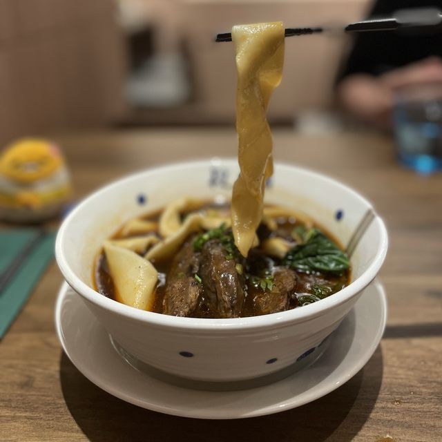 過江龍台灣牛肉麵專門店