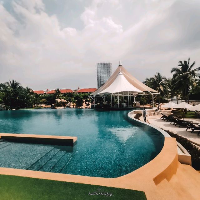 ที่พักติดทะเลพัทยา​ | Movenpick​ Siam hotel 