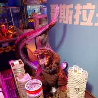 將軍澳臨海地段萌爆哥斯拉展