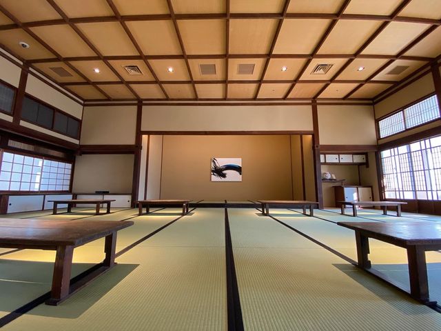 京都最古のコンクリート造りの小学校校舎に宿泊できます。