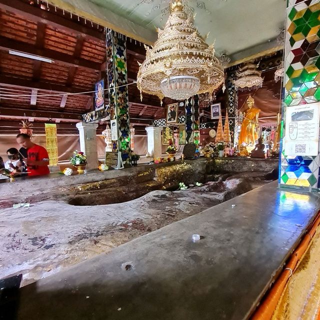 วัดพระพุทธบาทสี่รอย
